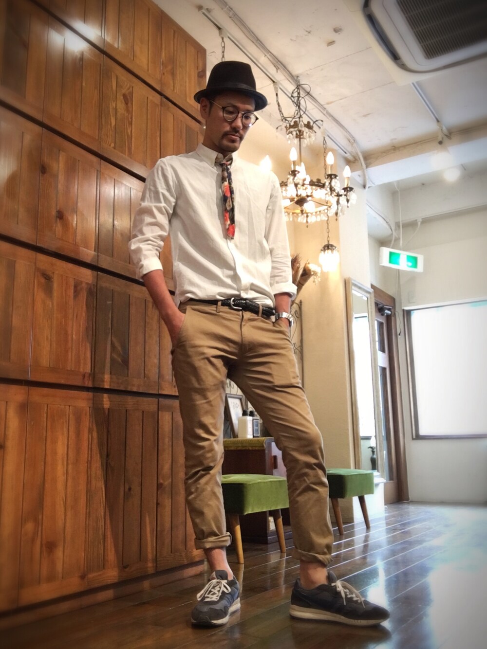 「白シャツ、大人コーデ、ハット、めがね」｜「UNIQLOのアイテム（シャツ/ブラウス、ホワイト系）」を使った、kimi さん（メンズ・179cm）の夏コーディネートの1枚目の写真