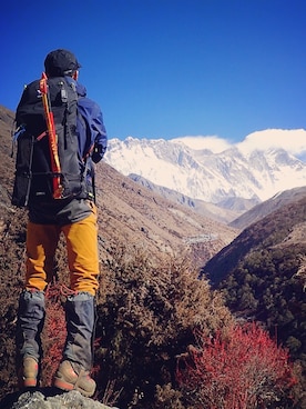 「アイテム（マウンテンパーカー、ブルー系）」を使った、Ahさん（メンズ・166cm）の春コーディネート