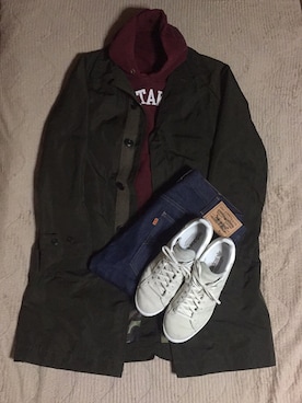 「COMME des GARCONS HOMME（コム デ ギャルソン・オム）のアイテム（ステンカラーコート）」を使った、柏屋平兵衛さん（メンズ・180cm）の秋コーディネート