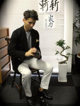 「J.LINDEBERG（ジェイリンドバーグ）のアイテム（パンツ）」を使った、Yusuke Yoritomiさん（メンズ・169cm）の秋コーディネート