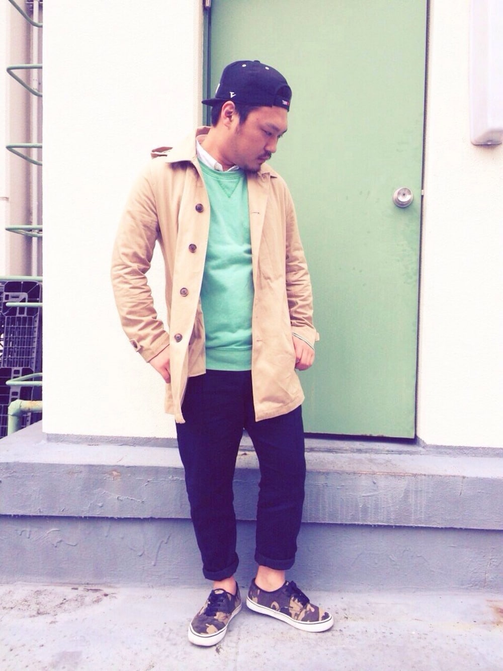 「fastfashion、ファストファッション、FastStyling、ootd、hermer、トレンチコート、エメラルドグリーン、カモフラ、キャップ、ハロルド」｜「GUのアイテム（トレンチコート、ベージュ系）」を使った、Fast Stylingさん（メンズ・170cm）の秋コーディネートの1枚目の写真
