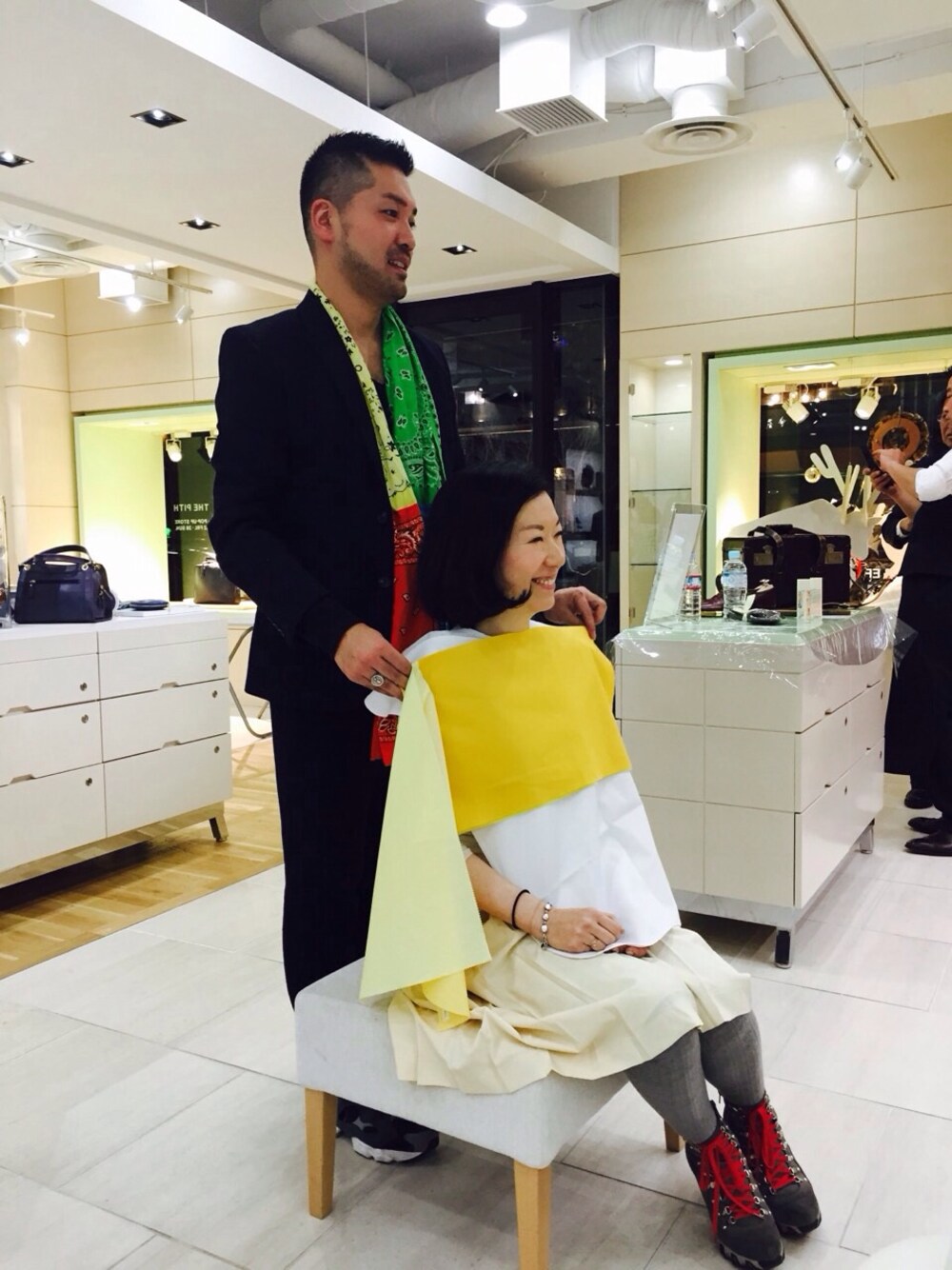 「FastStyling、ファストファッション、ootd、hermer、セットアップ、大判ストール、ポンプフューリー、スーツスタイル」｜「H&Mのアイテム（セットアップ、ブルー系）」を使った、Fast Stylingさん（メンズ・178cm）の冬コーディネートの1枚目の写真
