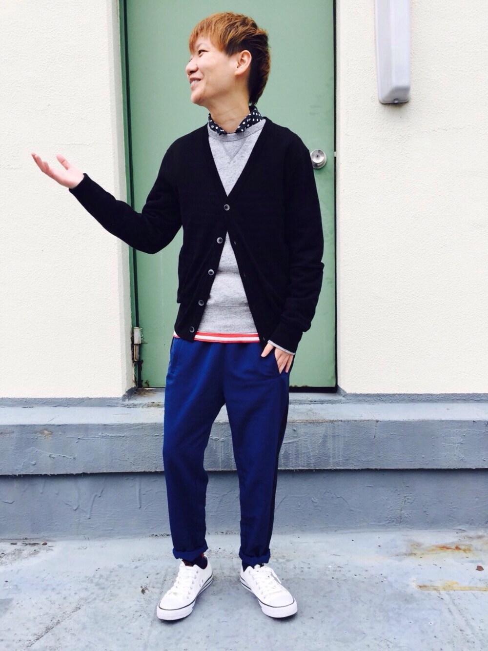 「ファストファッション、FastStyling、ootd、hermer、レイヤードスタイル、ドット、ロールアップ、ボーダー、白スニーカー、スウェット」｜「UNIQLOのアイテム（カーディガン/ボレロ、ブラック系）」を使った、Fast Stylingさん（キッズ・161cm）の春コーディネートの1枚目の写真