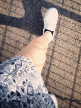 「VANS（バンズ）のCLASSIC SLIP-ON（Sneakers、ホワイト系）」を使った、Ronaさん（レディース・151cm）の冬コーディネート