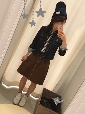 「ベロアスカート」｜「アイテム（デニムジャケット）」を使った、Honamiさん（レディース・150cm）の秋コーディネート