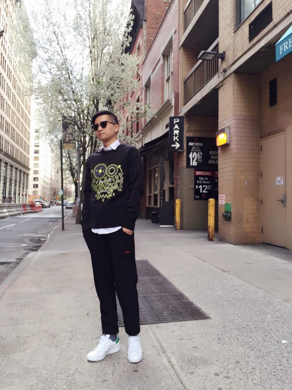 「NYC、ray ban、KENZO、stan smith、spring」｜「KENZOのアイテム（ノーカラージャケット、グリーン系）」を使った、12老师さん（メンズ・168cm）の春コーディネートの1枚目の写真