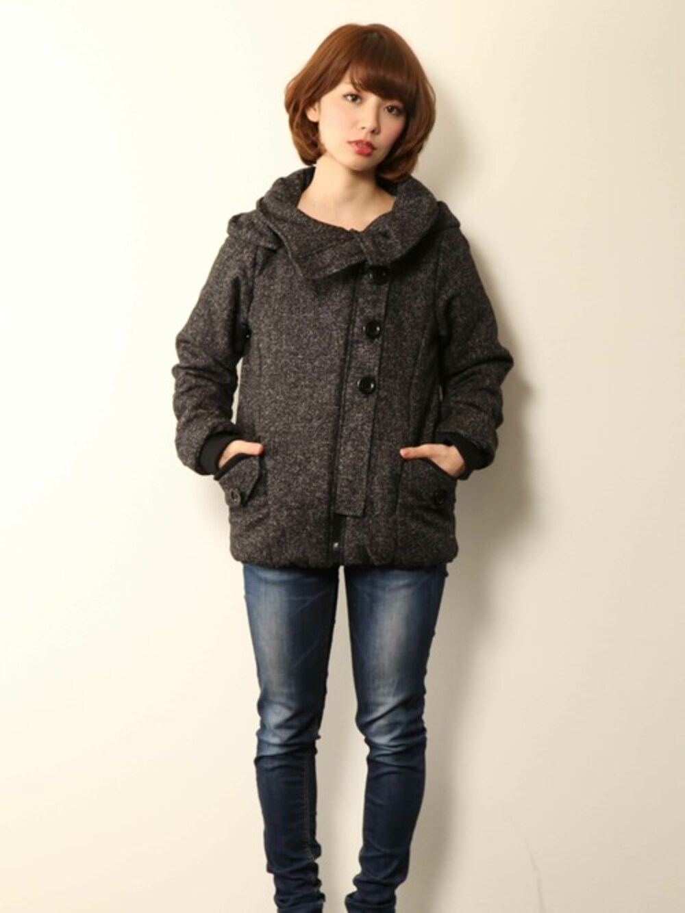 「ダウンジャケット、カジュアル、ダウン、チャコールグレー」｜「PLAIN CLOTHINGの【PLAIN CLOTHING】ダウンジャケット（ダウンジャケット/コート、グレー系）」を使った、chikaさん（レディース・158cm）の秋コーディネートの1枚目の写真