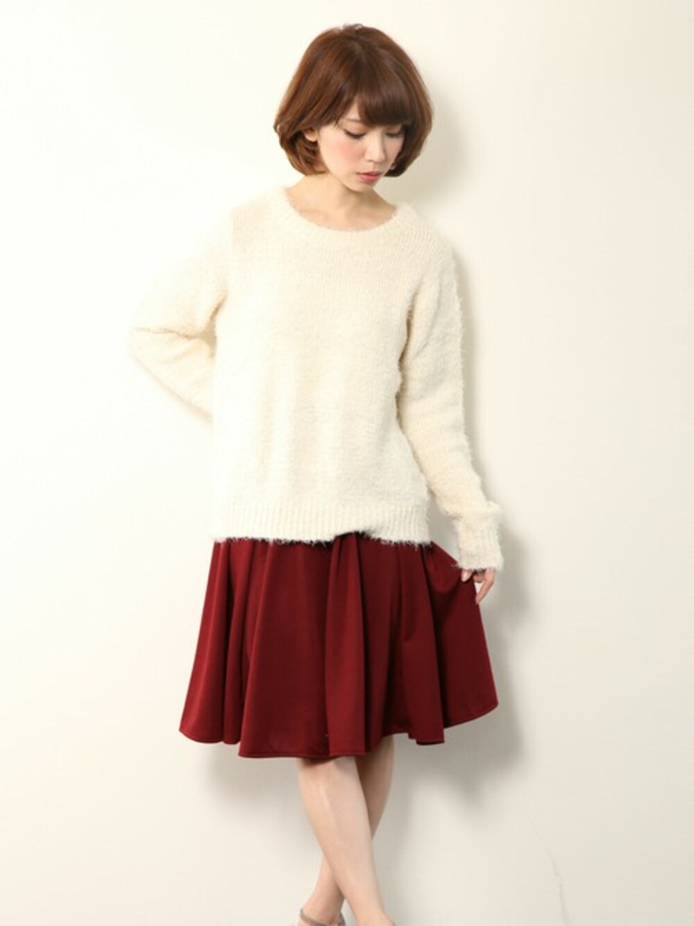「スカート、レッド、フレアースカート」｜「PLAIN CLOTHINGの【PLAIN CLOTHING】フレアースカート（スカート、レッド系）」を使った、chikaさん（レディース・158cm）の秋コーディネートの1枚目の写真