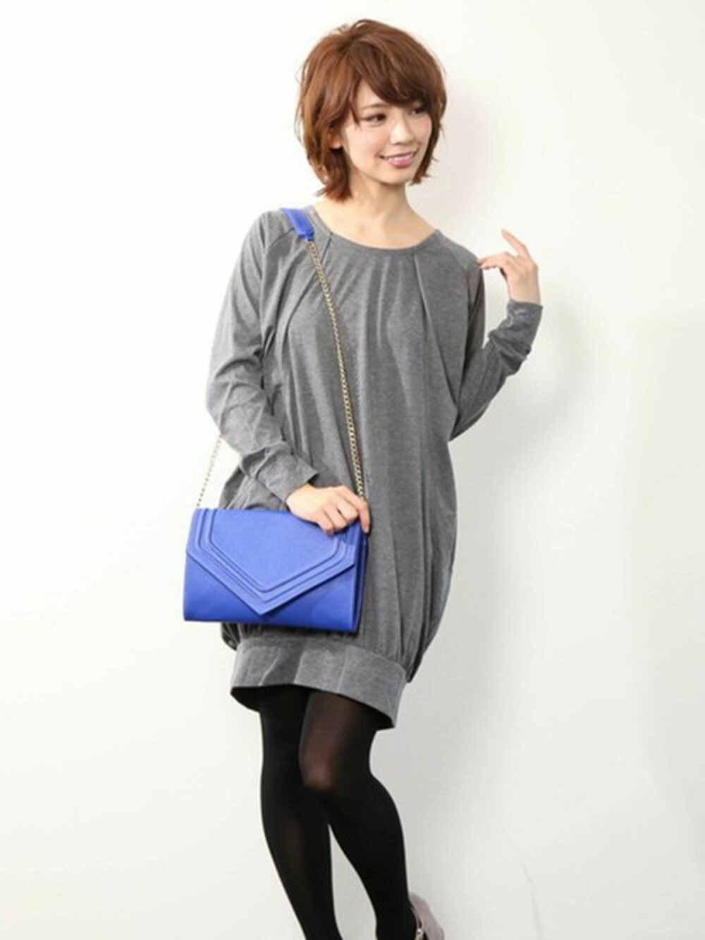 「ワンピース、チャコールグレー、タックワンピース」｜「PLAIN CLOTHINGの【PLAIN CLOTHING】フロントタックワンピース（ワンピース、グレー系）」を使った、chikaさん（レディース・158cm）の秋コーディネートの1枚目の写真
