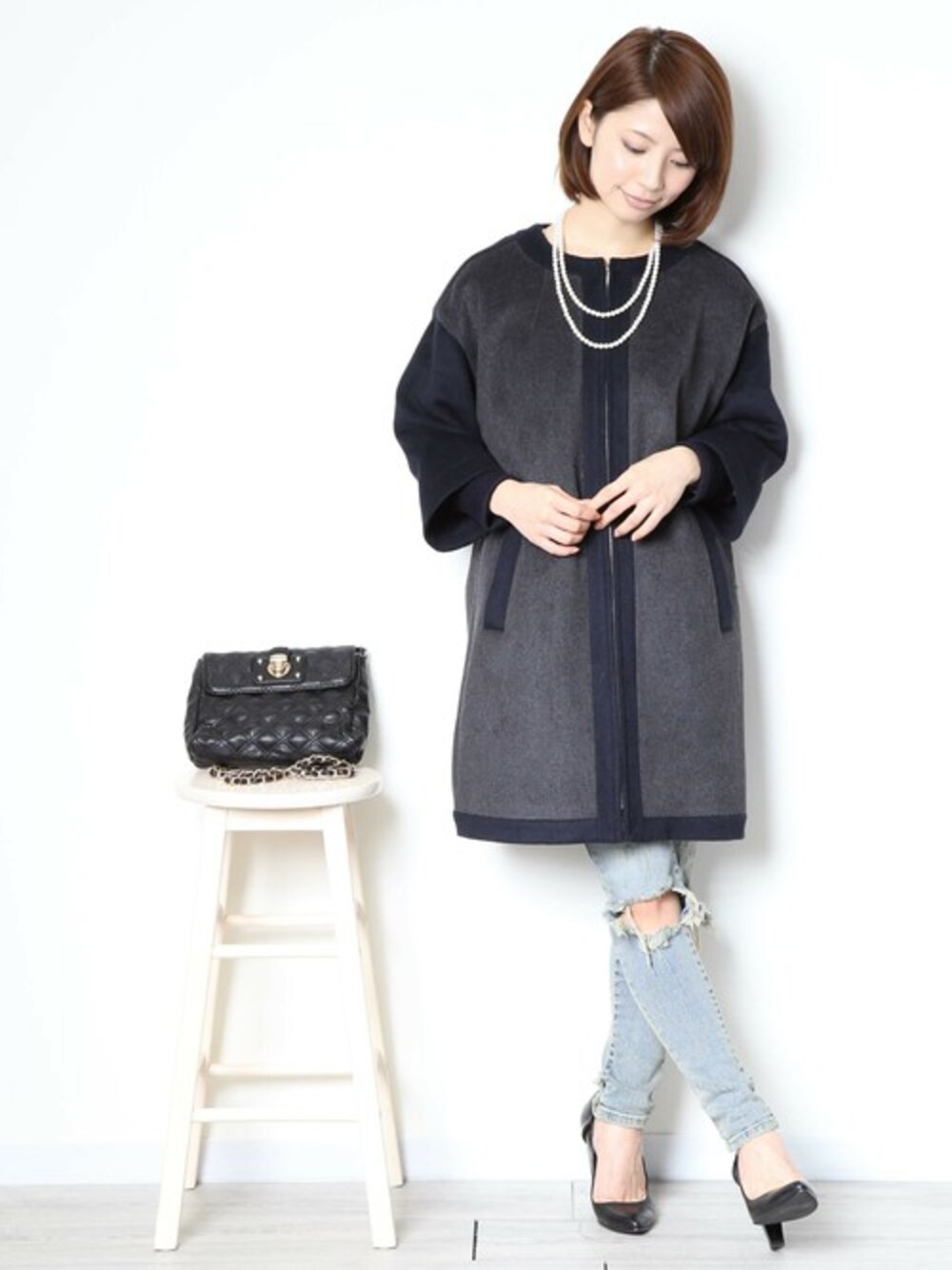 「アウター、ウールコート、ノーカラーコート、ノーカラージャケット、ダークグレー」｜「PLAIN CLOTHINGの【PLAIN CLOTHING】ノーカラーコート（ノーカラージャケット、グレー系）」を使った、chikaさん（レディース・158cm）の冬コーディネートの1枚目の写真