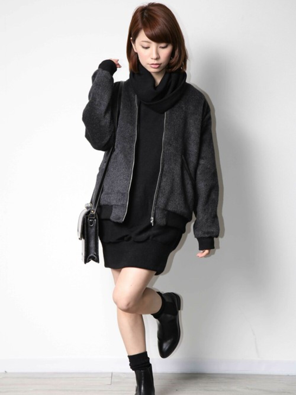 「アウター、スタジャン、グレー、ウールスタジャン、起毛素材」｜「PLAIN CLOTHINGの【PLAIN CLOTHING】起毛ウールスタジャン（スタジャン、グレー系）」を使った、chikaさん（レディース・158cm）の冬コーディネートの1枚目の写真