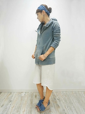 「ピアス」｜「アイテム（サンダル）」を使った、chikaさん（レディース・153cm）の秋コーディネート