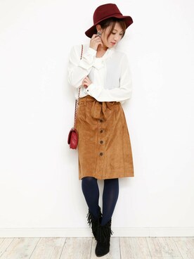 「アイテム（クラッチバッグ、レッド系）」を使った、chikaさん（レディース・153cm）の秋コーディネート