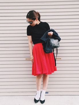 「MARC JACOBS（マークジェイコブス）のアイテム（シューズ）」を使った、伊地知朋子さん（レディース・153cm）の夏コーディネート