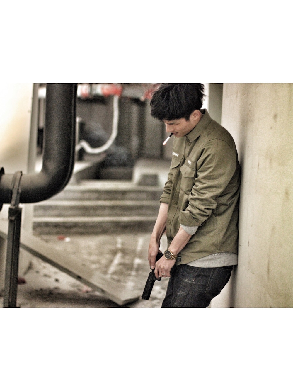 「Carhartt WIPのアイテム（シャツ/ブラウス、グリーン系）」を使った、SeDucccccce_さん（メンズ・175cm）の春コーディネートの1枚目の写真