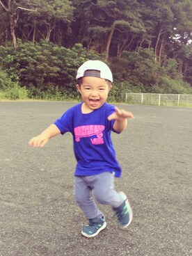 「VANS（バンズ）のアイテム（Tシャツ/カットソー、ブルー系）」を使った、kotananaさん（キッズ・90cm）の秋コーディネート