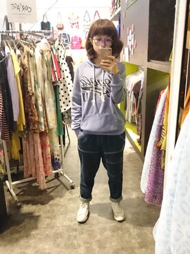 「noddlefuのアイテム（デニムパンツ、ブルー系）」を使った、Annie さん（レディース・158cm）の冬コーディネート