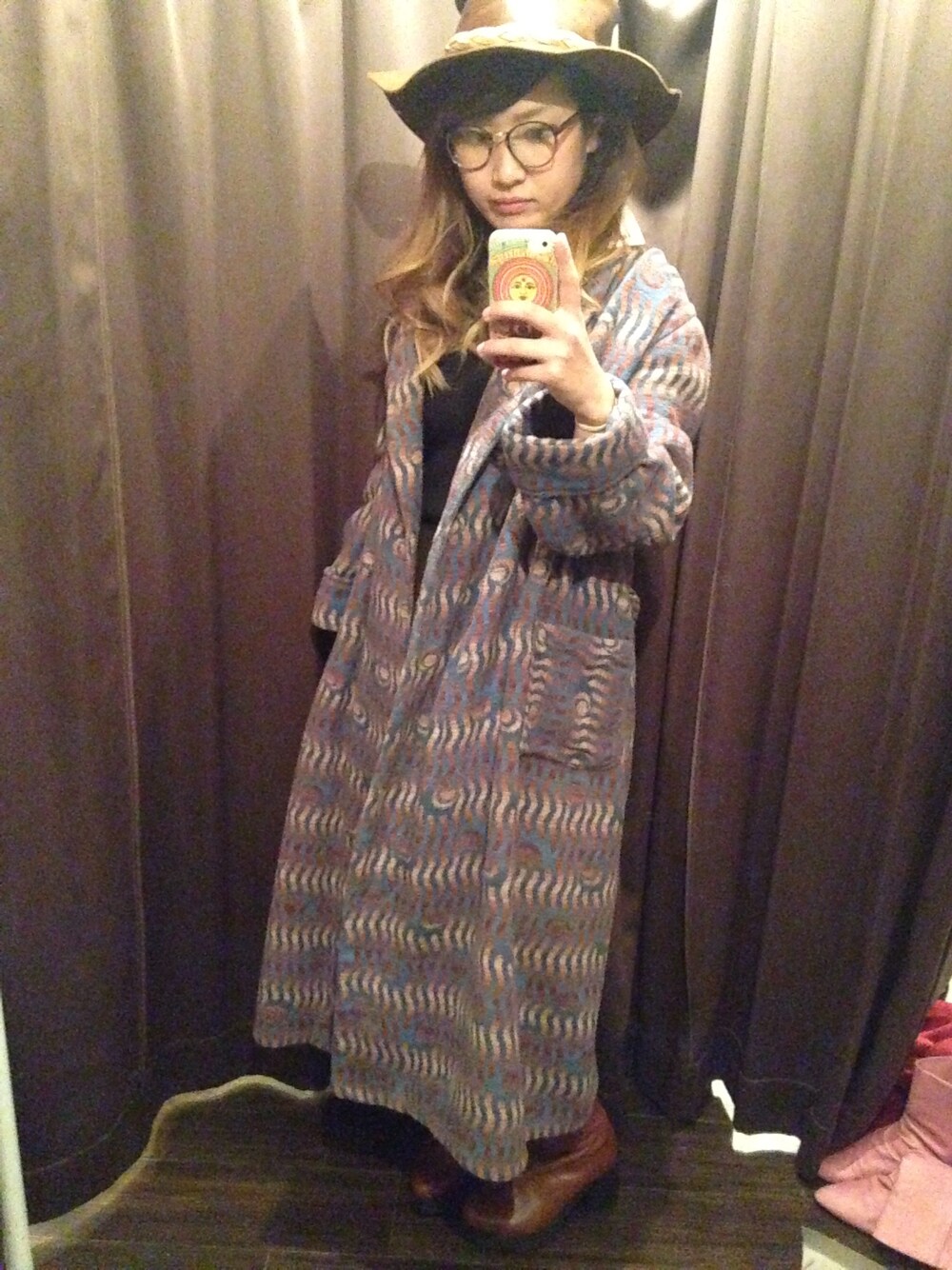 「Leah-K、leahknakameguro、目黒川、VINTAGE、ヴィンテージ、古着、ガウンコート、ガウン、レザーハット、80s」｜「Leah-K中目黒のアイテム（その他アウター、ブルー系）」を使った、Leah-Kさん（レディース・154cm）の冬コーディネートの1枚目の写真