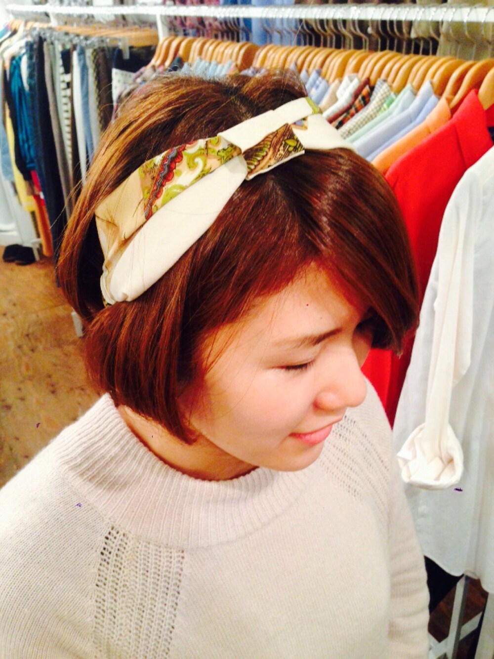 「原宿、Rema-K、Leah-K、ヴィンテージ、スカーフ、ヨーロッパ古着、SALE」｜「Rema-Kプレーンヘアバンドのアイテム（ヘアバンド、その他）」を使った、Leah-Kさん（レディース・157cm）の冬コーディネートの1枚目の写真