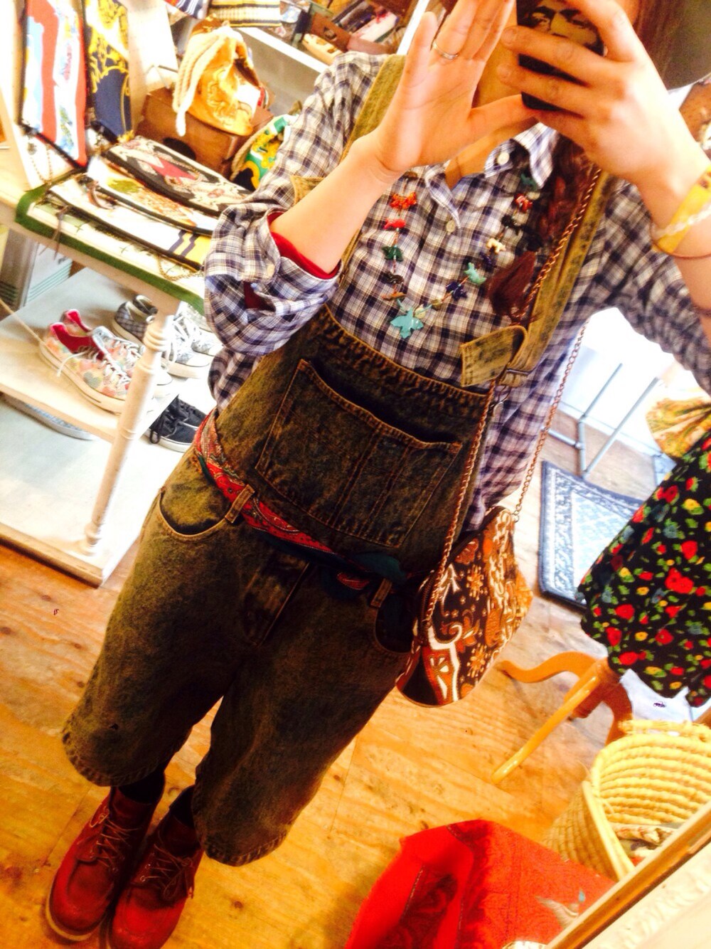 「Leah-K、Rema-K、vintage、ヨーロッパ古着、原宿、スカーフ、チェーンバッグ、ラルフローレン、シャツワンピース、チェック」｜「Leah-K原宿店のアイテム（シャツワンピース、ブルー系）」を使った、Leah-Kさん（レディース・157cm）の春コーディネートの1枚目の写真