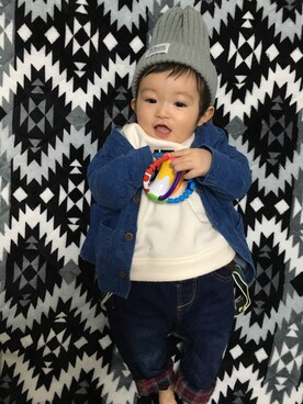 「petit main（プティマイン）のロゴデザイン裏起毛トレーナー（スウェット）」を使った、keishin&otokaさん（キッズ・70cm）の冬コーディネート