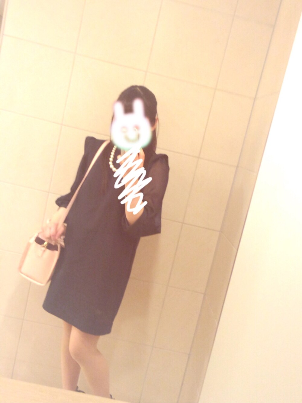 「bye bye、おとなっぽい、イング」｜「bye byeのアイテム（ワンピース、ブラック系）」を使った、るるさん（レディース・153cm）の春コーディネートの1枚目の写真