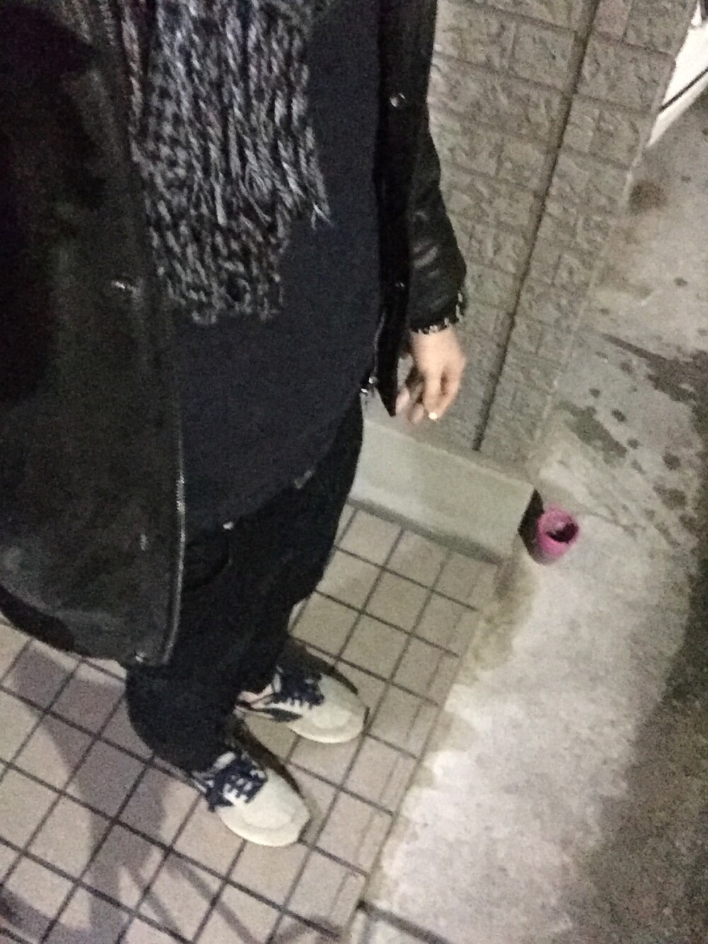 「Paul SmithのDOUBLE FACE CHECK MUFFLER / 250426 W9（マフラー、ブラック系）」を使った、ゆうすけさん（メンズ・165cm）の冬コーディネートの1枚目の写真