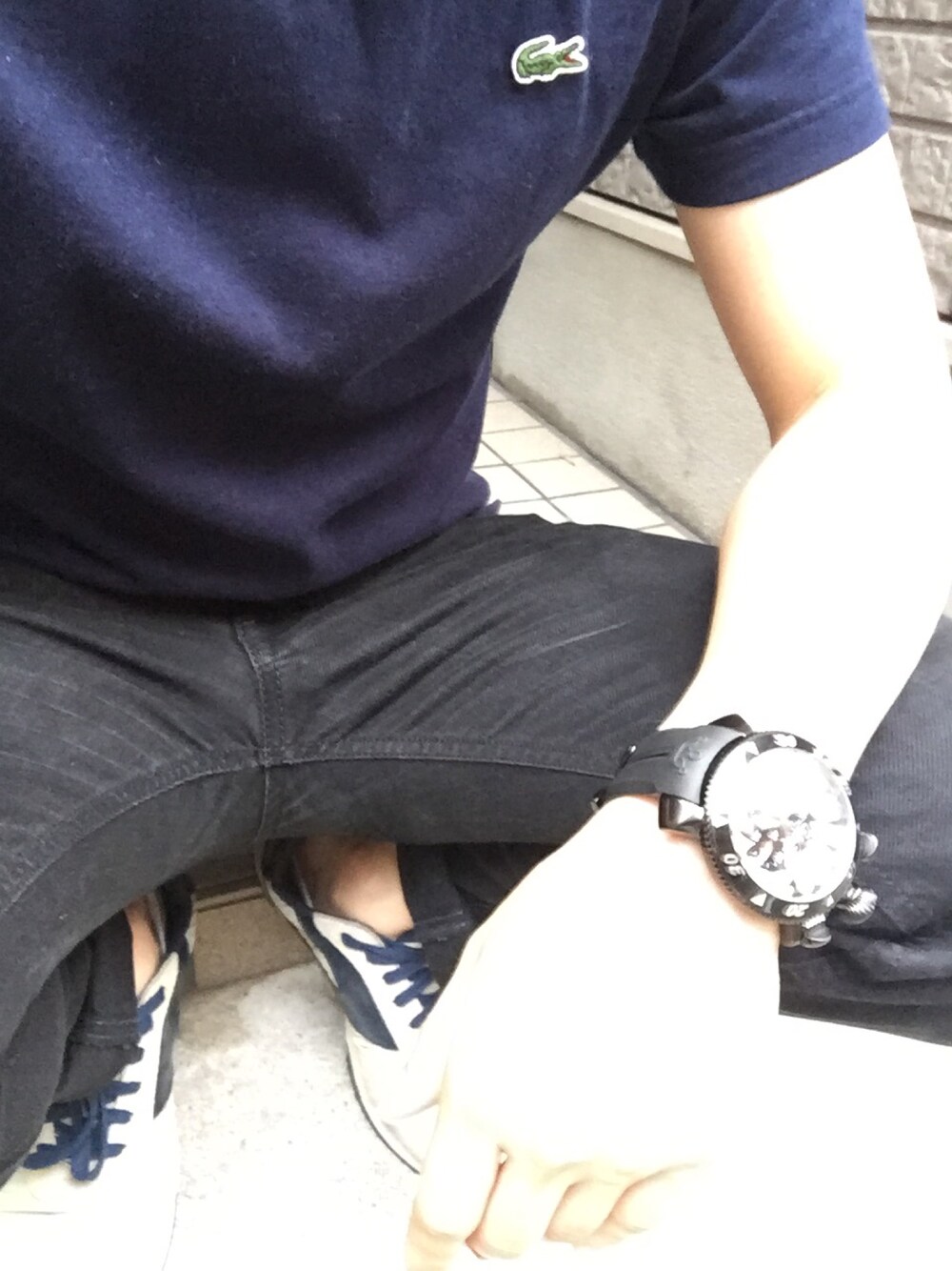 「LACOSTEのベーシック Ｖネック Tシャツ （半袖）（Tシャツ/カットソー、ブラック系）」を使った、ゆうすけさん（メンズ・165cm）の秋コーディネートの1枚目の写真