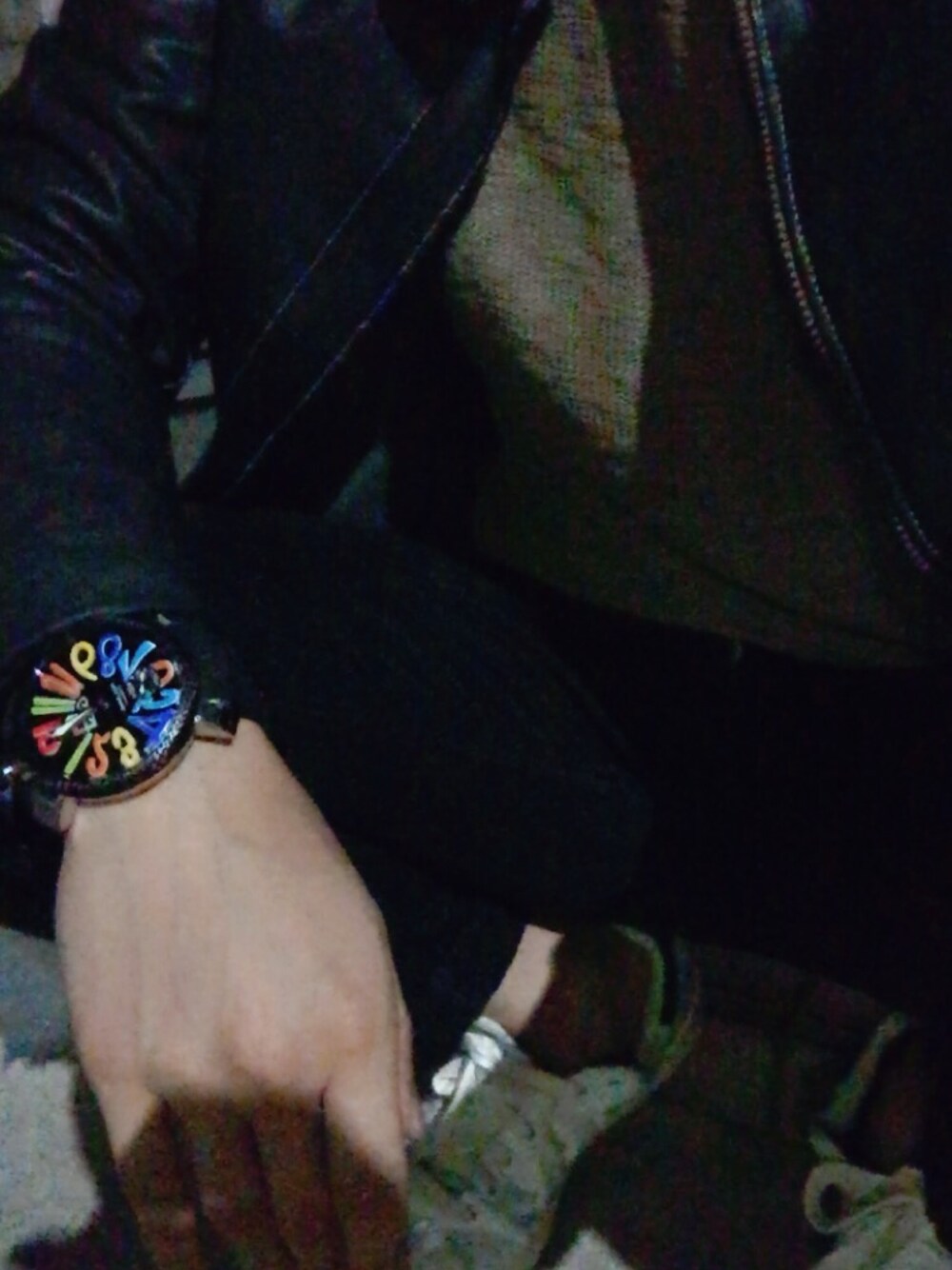「GaGa MILANOのMANUAL 48MM CARBONIO（アナログ腕時計、ブラック系）」を使った、ゆうすけさん（メンズ・165cm）の秋コーディネートの1枚目の写真