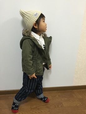 「ストライプパンツ」｜「アイテム（ミリタリージャケット）」を使った、A&Hさん（キッズ・90cm）の冬コーディネート