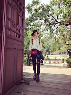 「travel」｜「アイテム（デニムジャケット）」を使った、林慶妮さん（レディース・164cm）の冬コーディネート