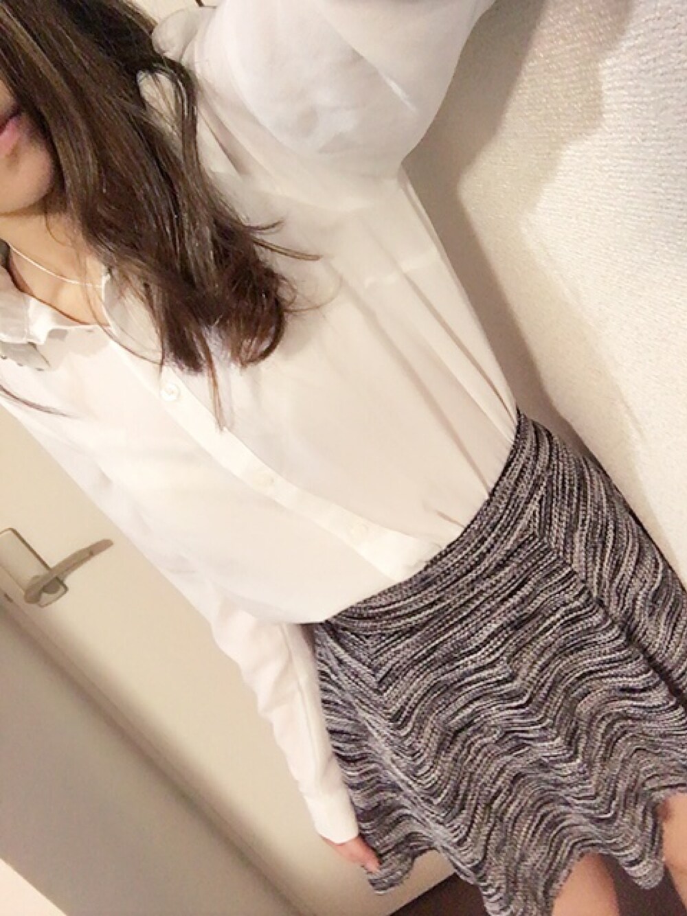 「lady」｜「no brandのアイテム（トップス、ホワイト系）」を使った、haruさん（レディース・157cm）の秋コーディネートの1枚目の写真