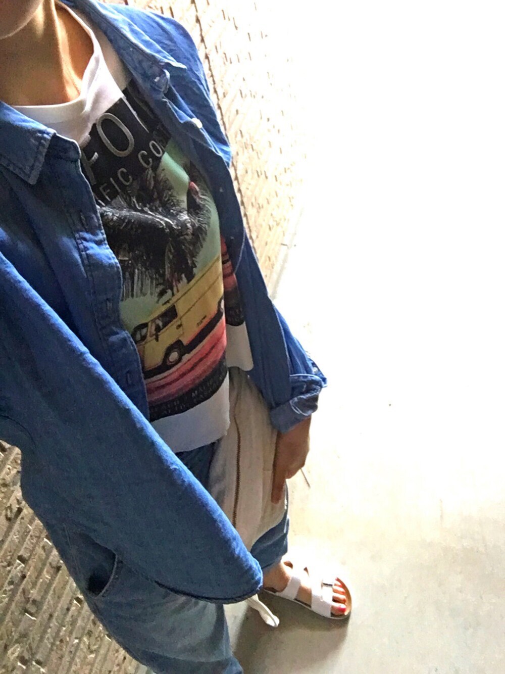 「FOREVER 21のアイテム（Tシャツ/カットソー、ホワイト系）」を使った、haruさん（レディース・157cm）の夏コーディネートの1枚目の写真