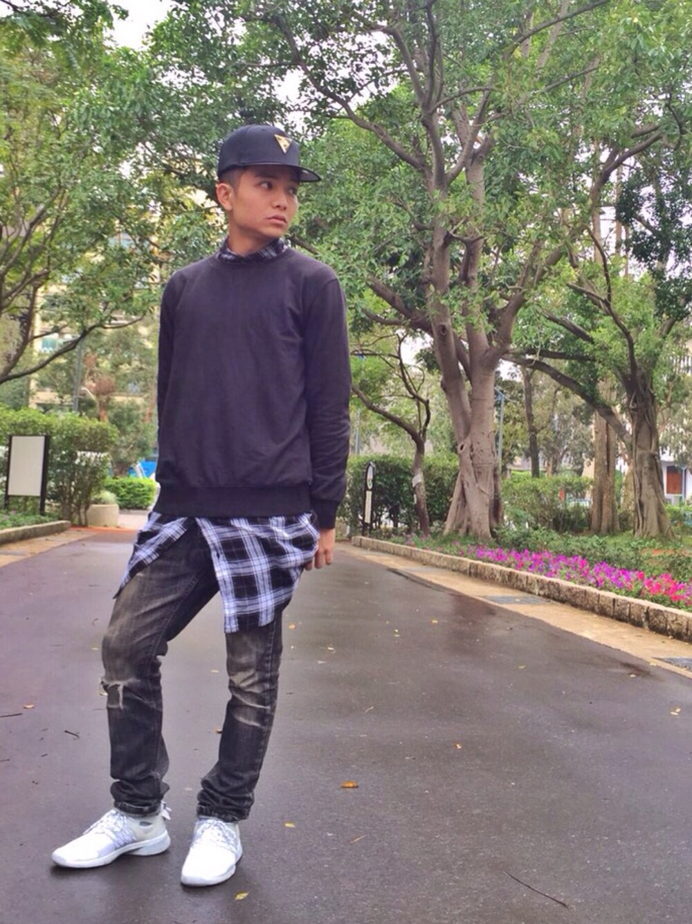 「大安森林公園、工作、台灣、台北、Taiwan Taipei」｜「Hater snapbackのアイテム（キャップ、ブラック系）」を使った、Hao Huangさん（メンズ・162cm）の秋コーディネートの1枚目の写真