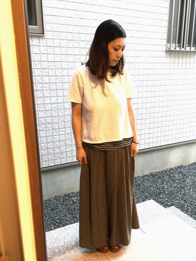 「カーキ×ホワイト」｜「アイテム（サンダル）」を使った、Manaさん（レディース・158cm）の夏コーディネート