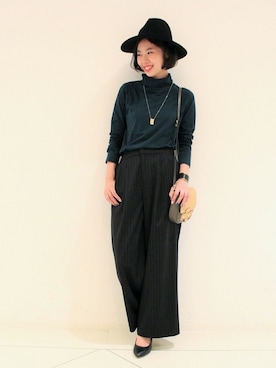 「タートルネック」｜「アイテム（パンツ）」を使った、tomoさん（レディース・158cm）の秋コーディネート