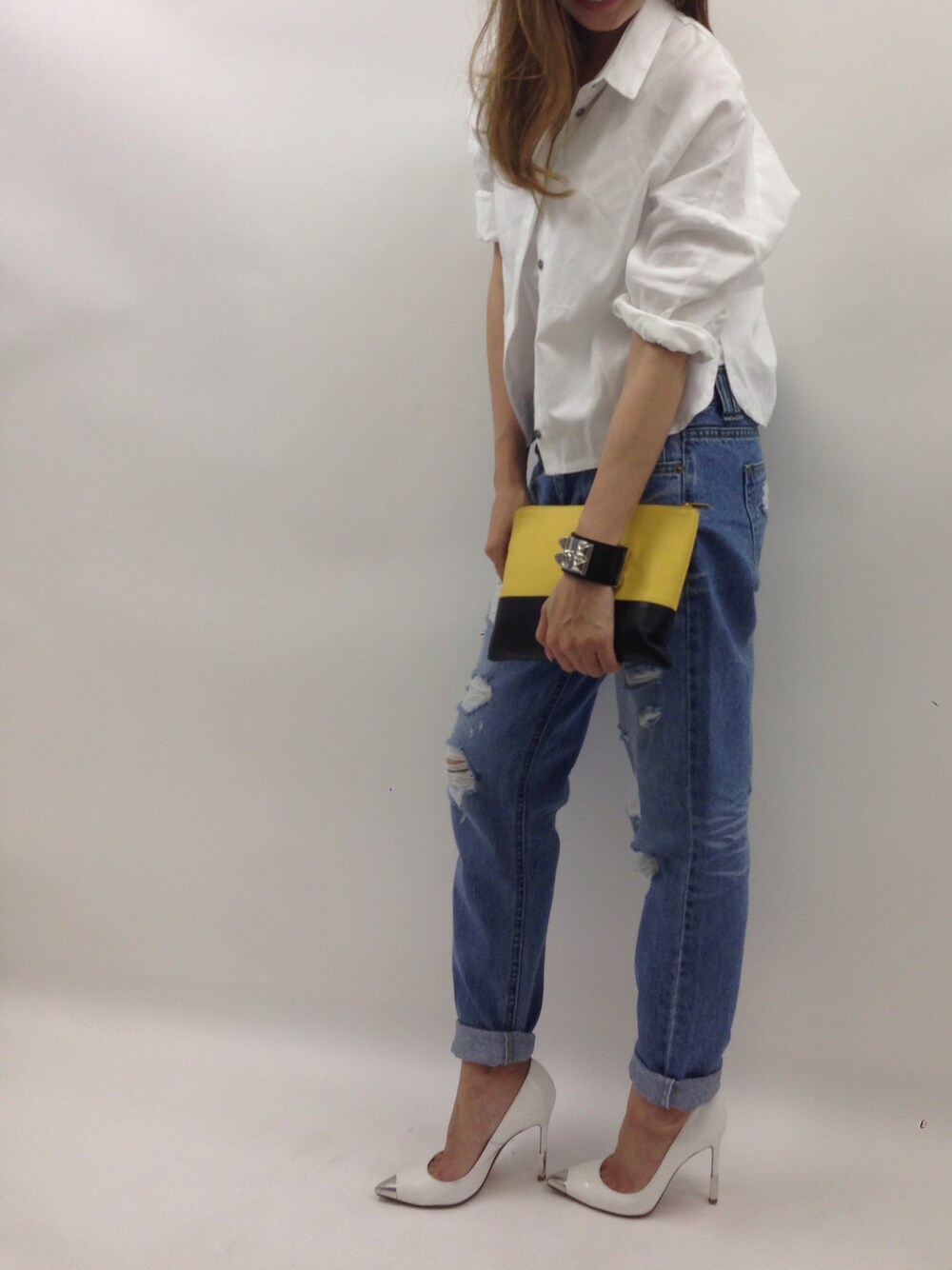 「CELINE、HERMES」｜「HERMESの COLLIER DE CHIEN （バングル/リストバンド、ブラック系）」を使った、SAYUさん（レディース・154cm）の春コーディネートの1枚目の写真