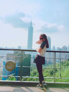 「adidas（アディダス）のアイテム（その他パンツ、ブラック系）」を使った、Ashley Wuさん（レディース・163cm）の秋コーディネート