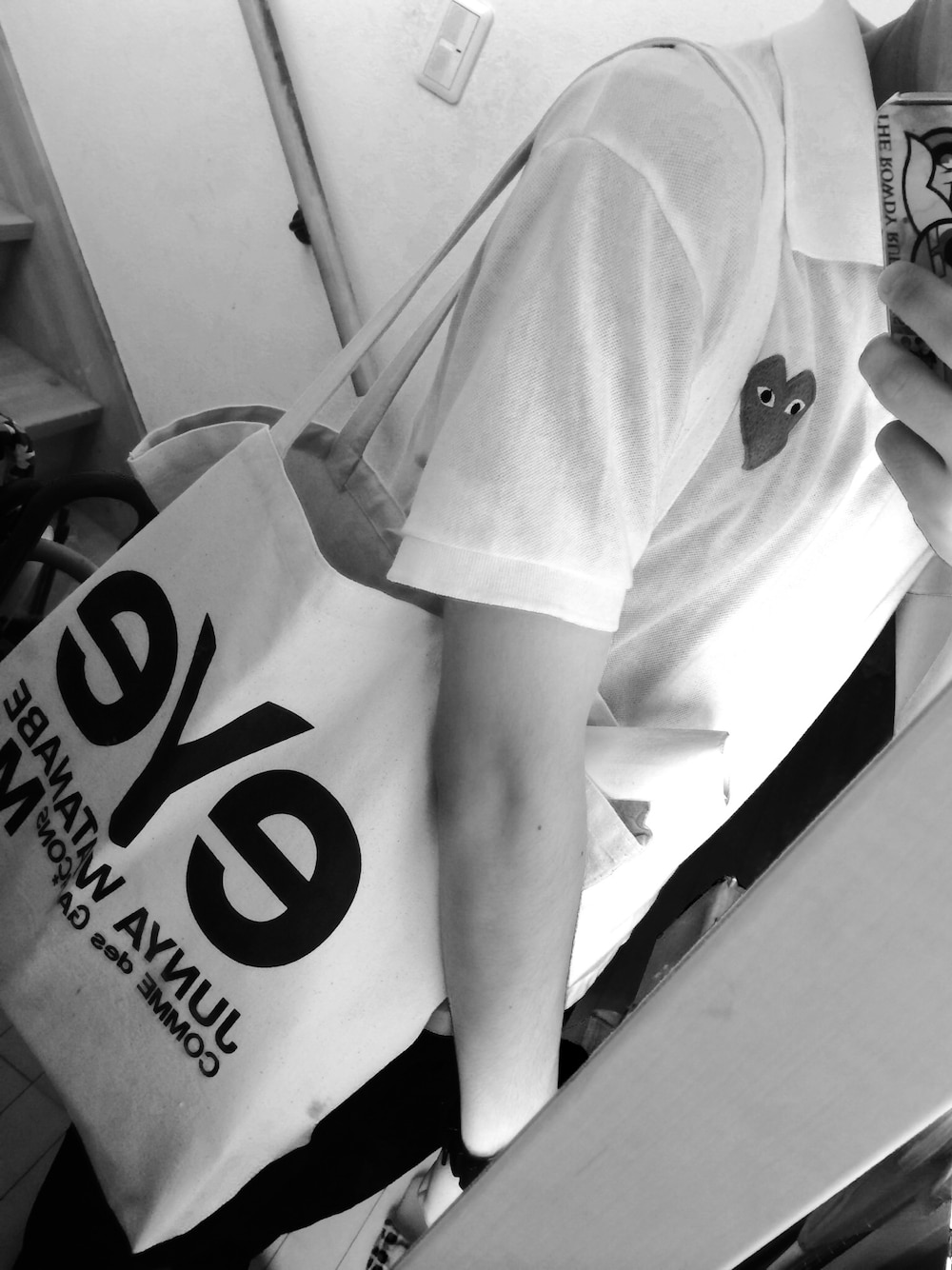 「文化祭、コムデギャルソン、eYe COMME des GARCONS JUNYA WATANABE MAN 、JUNYA WATANABE MAN、トートバッグ、ポロシャツ、PLAY comme des garcons、制服、G-SHOCK」｜「eYe JUNYA WATANABE MANのアイテム（トートバッグ、ホワイト系）」を使った、さすけそんさん（メンズ・171cm）の秋コーディネートの1枚目の写真