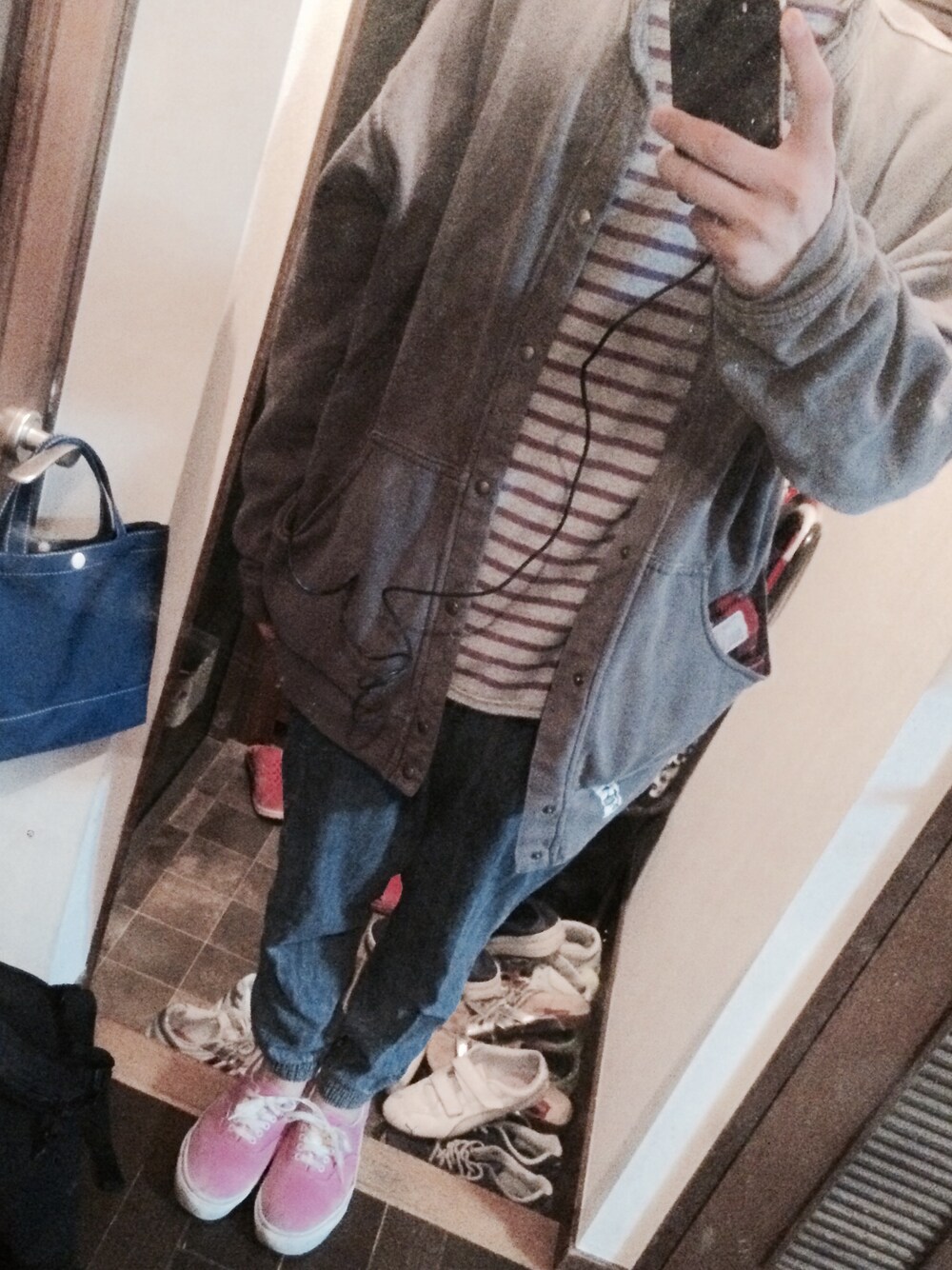 「キャップ、B1A4、saint james、CHUMS、スウェット、ゆるパンツ、ピンク、スニーカー」｜「HATS-ONのURBAN SWAGGER（キャップ、ブラック系）」を使った、さすけそんさん（メンズ・171cm）の秋コーディネートの1枚目の写真
