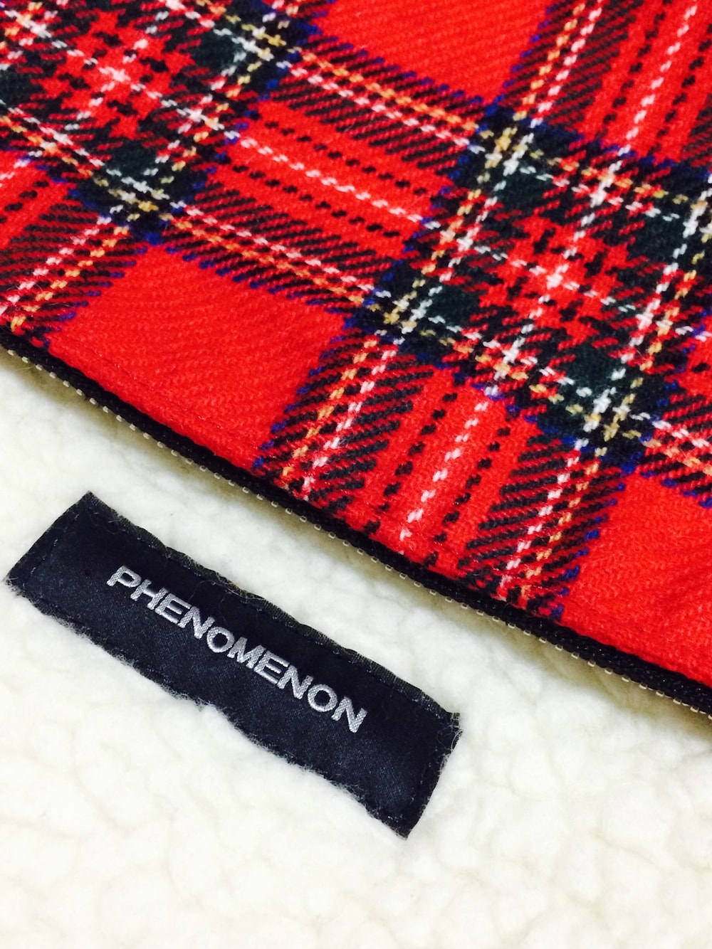「フェノメノン、PHENOMENON、PORTER、クラッチバック、チェック、タータンチェック、ボア」｜「PHENOMENONのBOA DOUBLE CLUTCH (PORTER Collaboration)（クラッチバッグ、その他）」を使った、さすけそんさん（メンズ・171cm）の冬コーディネートの1枚目の写真