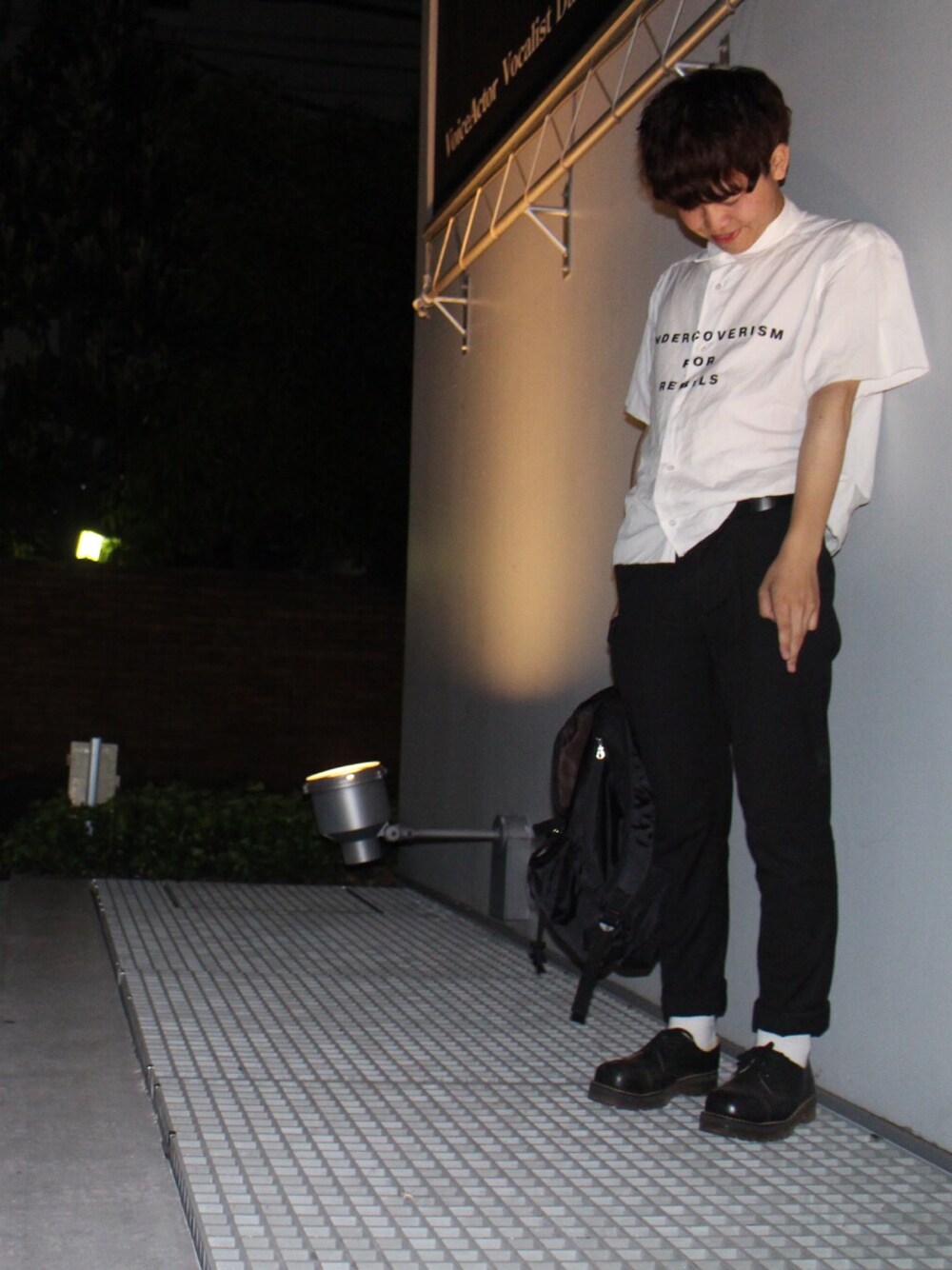 「Undercoverismのアイテム（シャツ/ブラウス、ホワイト系）」を使った、さすけそんさん（メンズ・171cm）の夏コーディネートの1枚目の写真
