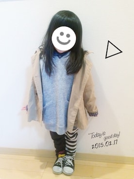 「スウェット×シャツ」｜「アイテム（トレンチコート）」を使った、ケイティさん（キッズ・100cm）の冬コーディネート