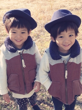 「アイテム（ダウンベスト、ブラウン系）」を使った、moss315さん（キッズ・100cm）の冬コーディネート