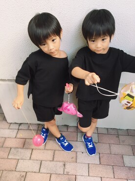 「AZUL by moussy（アズールバイマウジー）のアイテム（スニーカー）」を使った、moss315さん（キッズ・110cm）の秋コーディネート