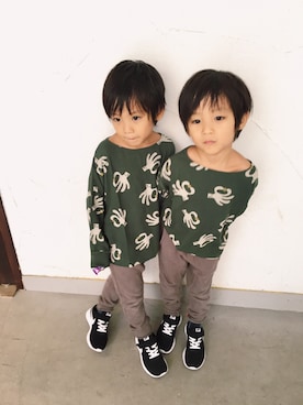 「AZUL by moussy（アズールバイマウジー）のアイテム（スニーカー）」を使った、moss315さん（キッズ・110cm）の秋コーディネート