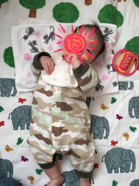 「UNIQLO（ユニクロ）のアイテム（ロンパース、ブラウン系）」を使った、たんしげさん（レディース）の秋コーディネート