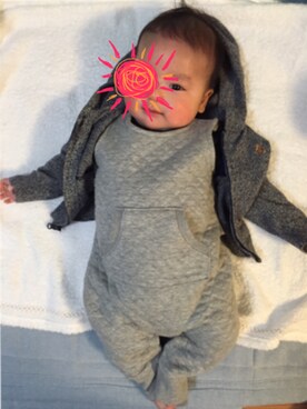 「babyGAP（babyGAP）のアイテム（ロンパース、グレー系）」を使った、たんしげさん（レディース）の冬コーディネート
