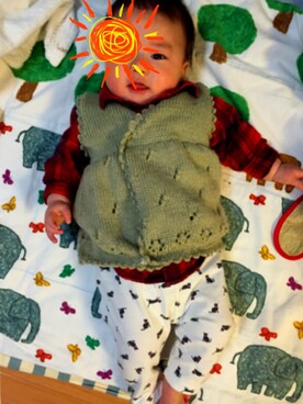 「Handmade（ハンドメイド）のアイテム（ベスト、グリーン系）」を使った、たんしげさん（レディース）の冬コーディネート