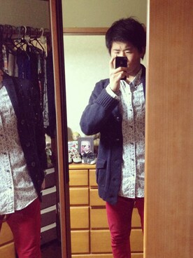 「＃カーディガン」｜「アイテム（パンツ）」を使った、$osiroさん（メンズ・181cm）の冬コーディネート